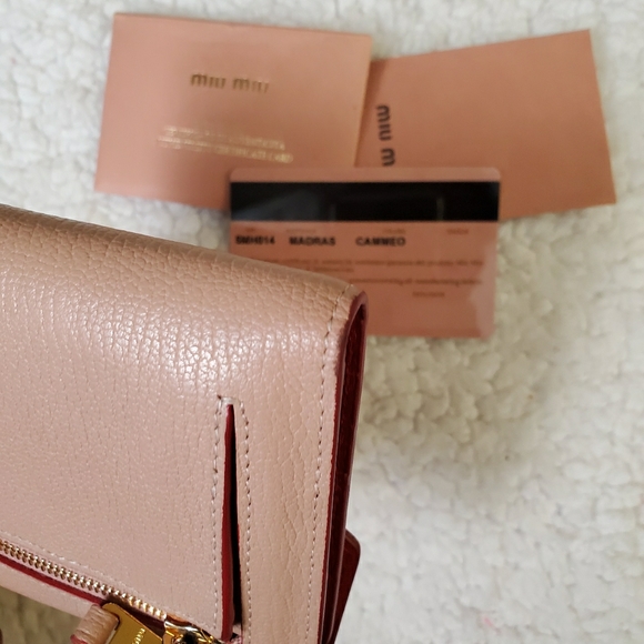❌SOLD ON IG❌MIU MIU WALLET - Picture 6 of 6